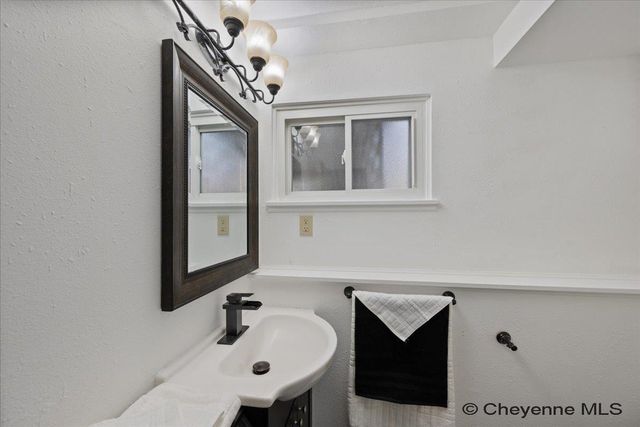 4729 LINDEN WY, Cheyenne, WY 82009