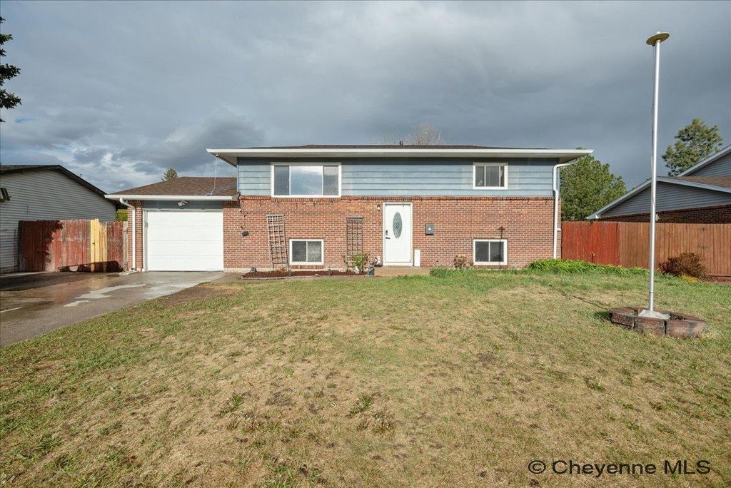4729 LINDEN WY, Cheyenne, WY 82009