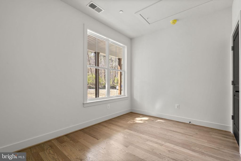 Image 15 of property listing at 7125 EDGEMONT RD, Frederick, MD 21702