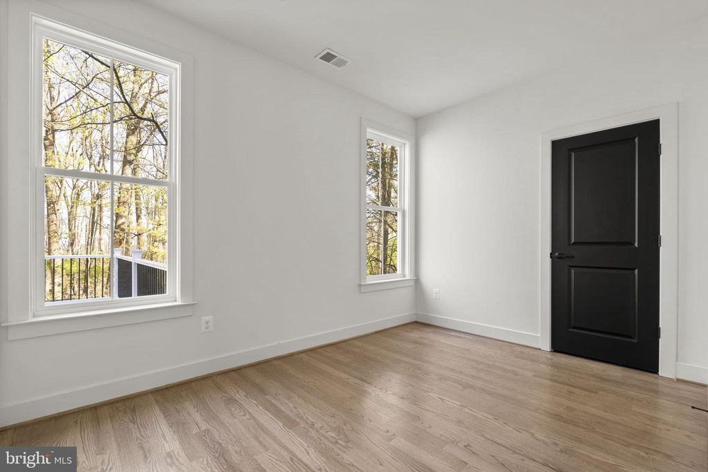 Image 16 of property listing at 7125 EDGEMONT RD, Frederick, MD 21702