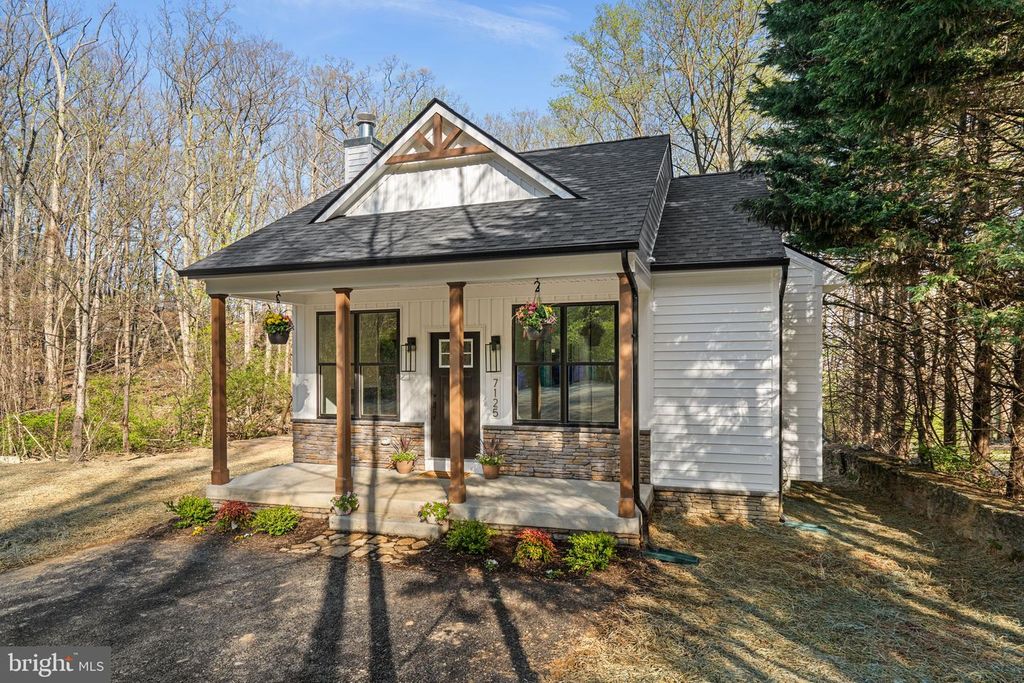 Image 3 of property listing at 7125 EDGEMONT RD, Frederick, MD 21702