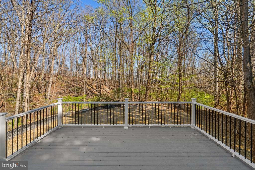 Image 21 of property listing at 7125 EDGEMONT RD, Frederick, MD 21702