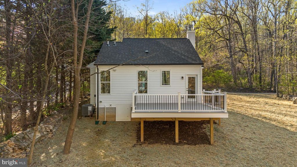 Image 26 of property listing at 7125 EDGEMONT RD, Frederick, MD 21702