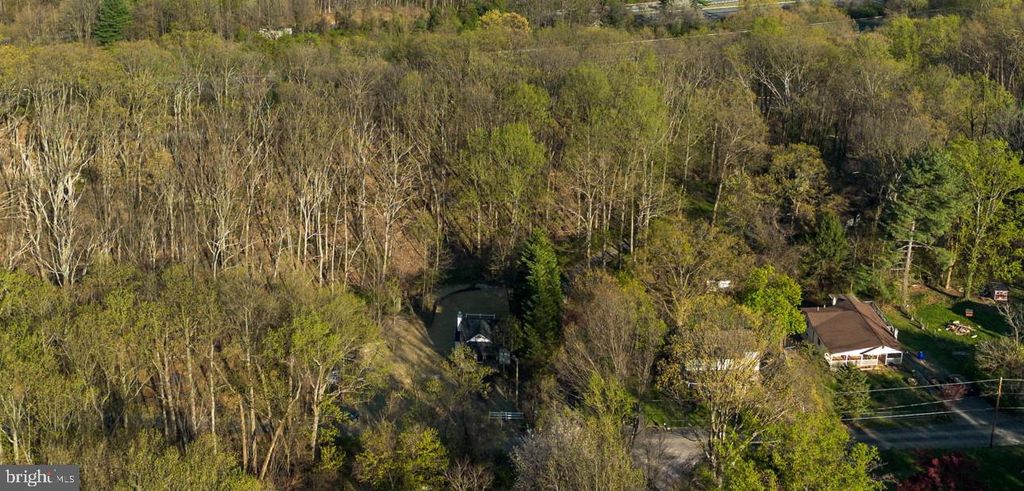 Image 31 of property listing at 7125 EDGEMONT RD, Frederick, MD 21702