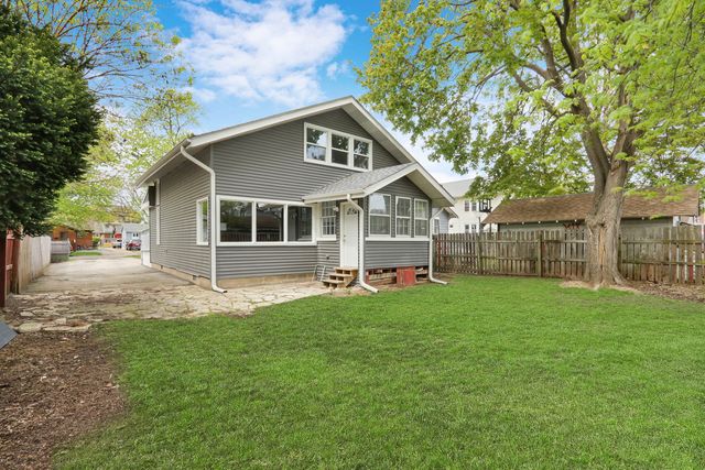 127 N Victory Street, Waukegan, IL 60085