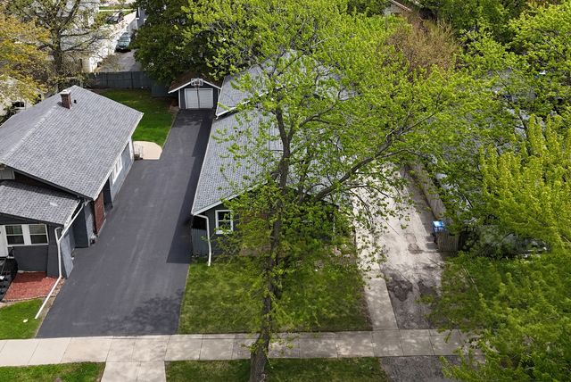 127 N Victory Street, Waukegan, IL 60085