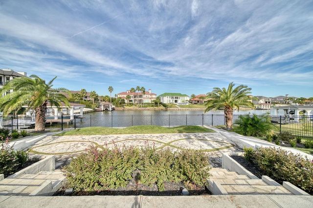 1907 Ray Shell Court, Seabrook, TX 77586