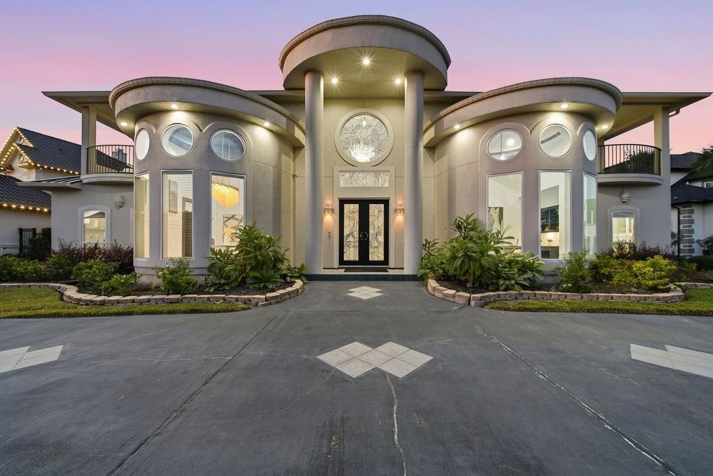 1907 Ray Shell Court, Seabrook, TX 77586