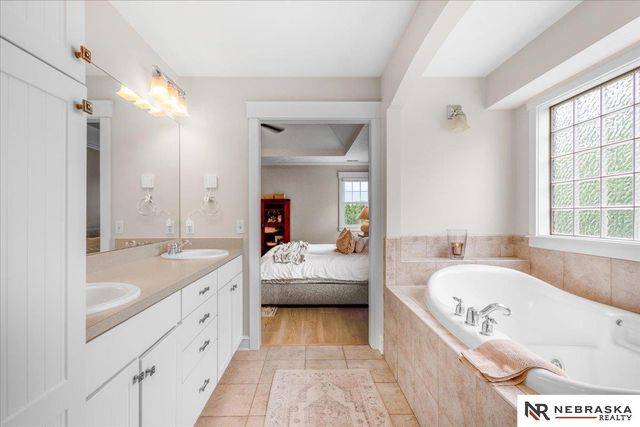7807 Katrina Lane, Lincoln, NE 68512