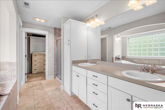 7807 Katrina Lane, Lincoln, NE 68512