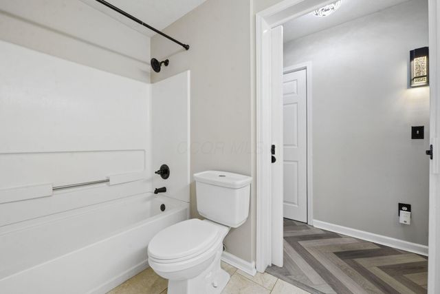 4969 Meadow Run Drive, Hilliard, OH 43026