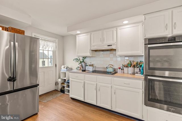 94 TULIP CT, Falling Waters, WV 25419