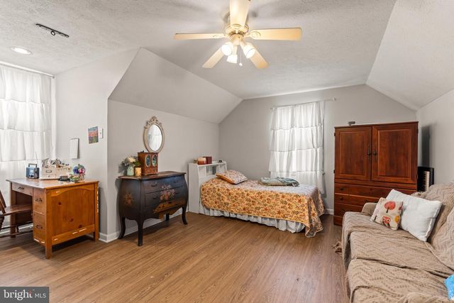 94 TULIP CT, Falling Waters, WV 25419