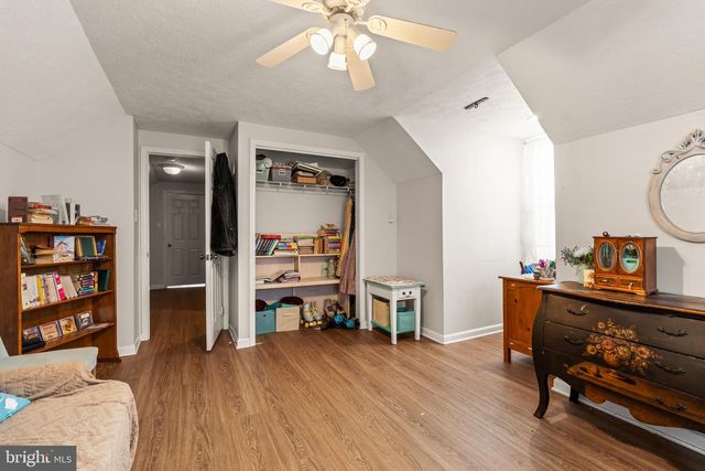 94 TULIP CT, Falling Waters, WV 25419