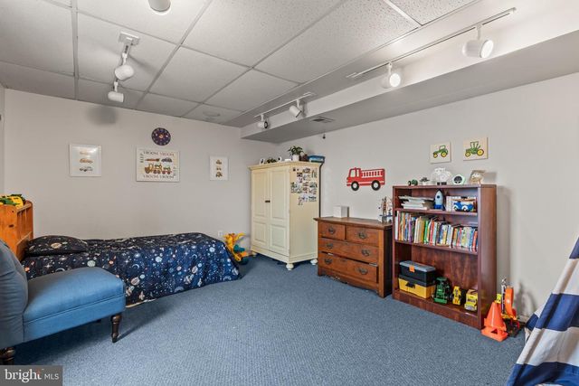 94 TULIP CT, Falling Waters, WV 25419