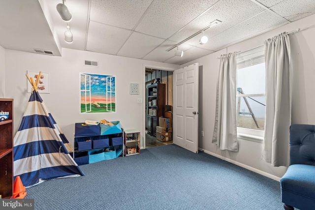 94 TULIP CT, Falling Waters, WV 25419