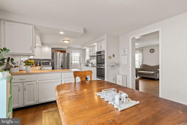 94 TULIP CT, Falling Waters, WV 25419