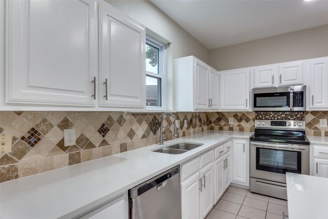 3740 Cove Meadow Lane, Fort Worth, TX 76123