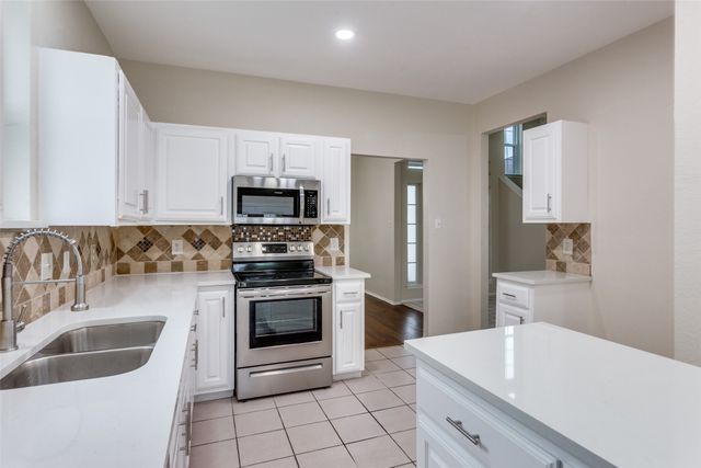 3740 Cove Meadow Lane, Fort Worth, TX 76123