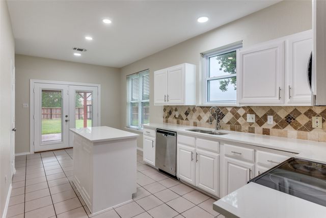 3740 Cove Meadow Lane, Fort Worth, TX 76123