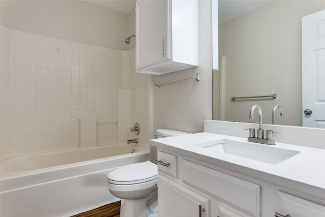 3740 Cove Meadow Lane, Fort Worth, TX 76123