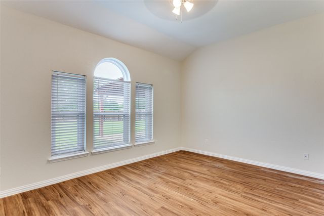 3740 Cove Meadow Lane, Fort Worth, TX 76123