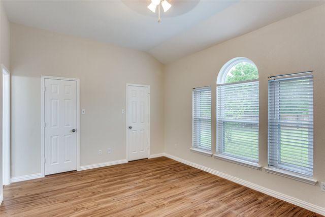 3740 Cove Meadow Lane, Fort Worth, TX 76123