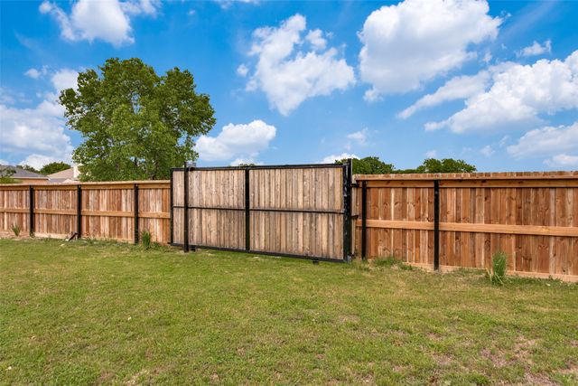 3740 Cove Meadow Lane, Fort Worth, TX 76123