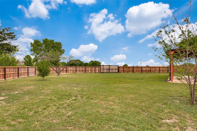 3740 Cove Meadow Lane, Fort Worth, TX 76123