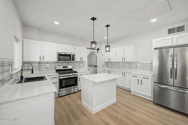 2037 N MITCHELL Street, Phoenix, AZ 85006