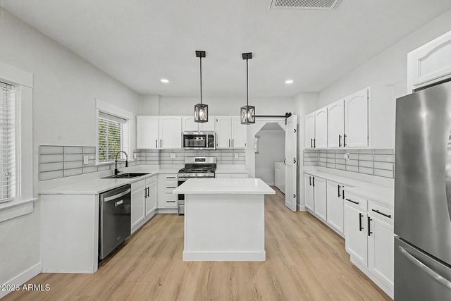 2037 N MITCHELL Street, Phoenix, AZ 85006
