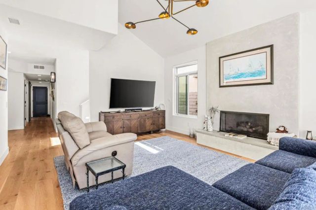 40 Spinnaker Way, Coronado, CA 92118