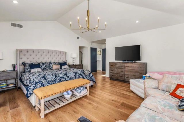 40 Spinnaker Way, Coronado, CA 92118