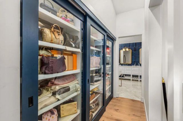 40 Spinnaker Way, Coronado, CA 92118