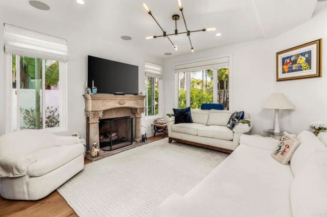 40 Spinnaker Way, Coronado, CA 92118