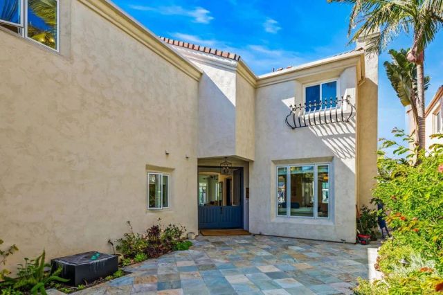 40 Spinnaker Way, Coronado, CA 92118