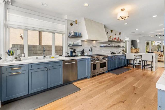 40 Spinnaker Way, Coronado, CA 92118