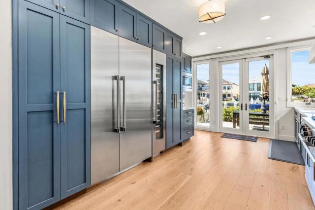 40 Spinnaker Way, Coronado, CA 92118