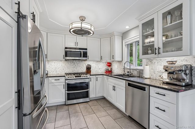 512 Westlake Drive, Valhalla, NY 10595