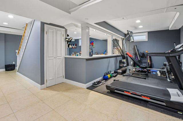 512 Westlake Drive, Valhalla, NY 10595