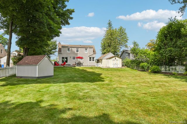 512 Westlake Drive, Valhalla, NY 10595