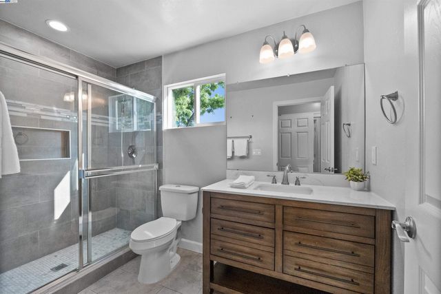 5095 Nottingham Ct, Newark, CA 94560