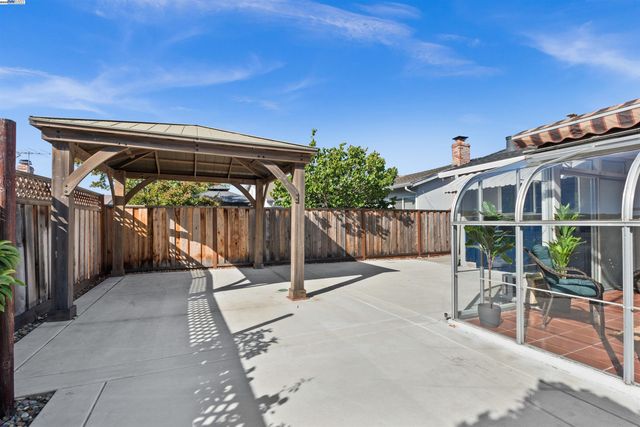 5095 Nottingham Ct, Newark, CA 94560