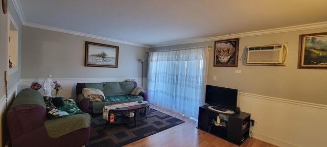 7550 W 111th Street 1B, Worth, IL 60482