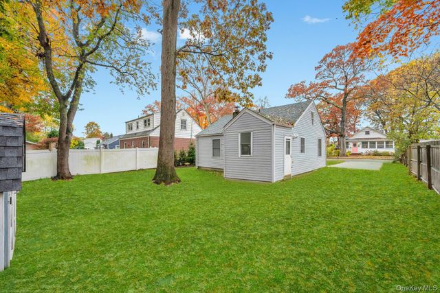 19 Admiral Street, Port Jefferson Station, NY 11776