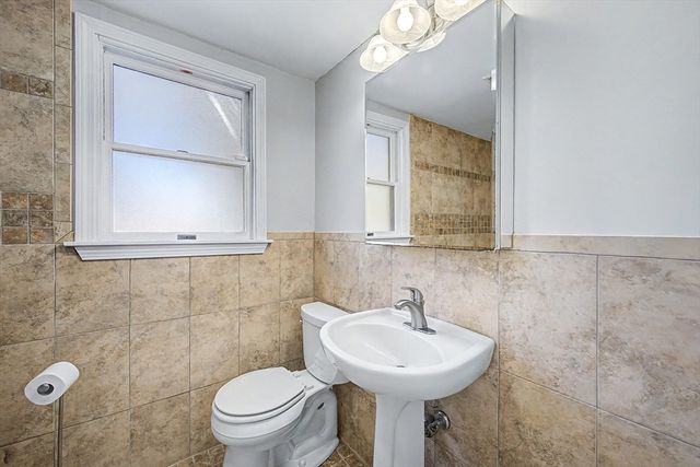 1 Phyllis Rd, Foxboro, MA 02035