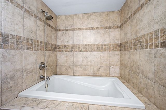 1 Phyllis Rd, Foxboro, MA 02035