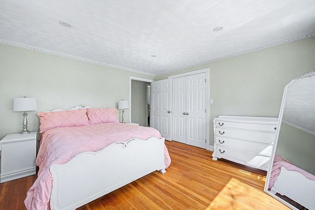 1 Phyllis Rd, Foxboro, MA 02035