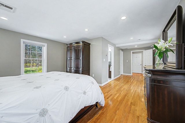 1 Phyllis Rd, Foxboro, MA 02035