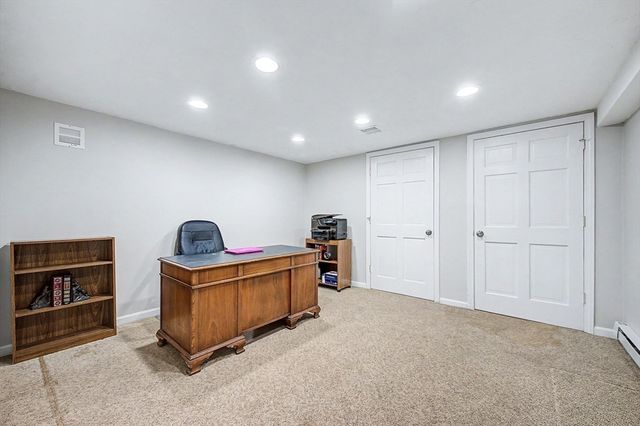 1 Phyllis Rd, Foxboro, MA 02035